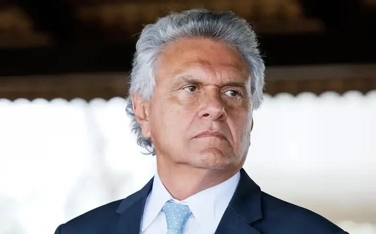 Caiado afirma que resposta à prisão de Bolsonaro virá das urnas e das ruas