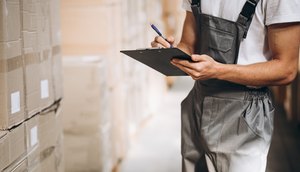 Recepcionista, Açougueiro e Estoquista: confira vagas de emprego disponíveis em Aracaju