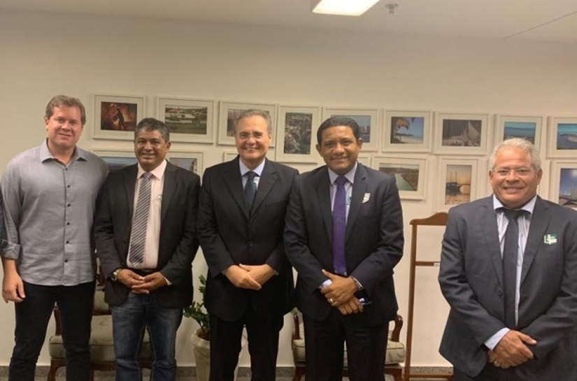 Prefeito Júlio Cezar se reúne com Marx Beltrão e Renan Calheiros no Senado