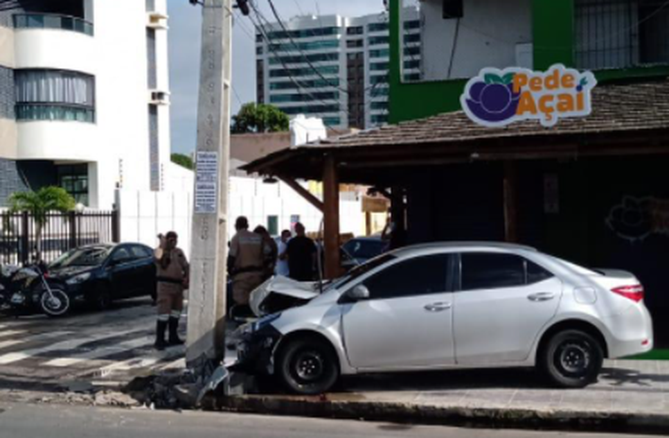 Acidente de trânsito é registrado na Avenida Beira Mar