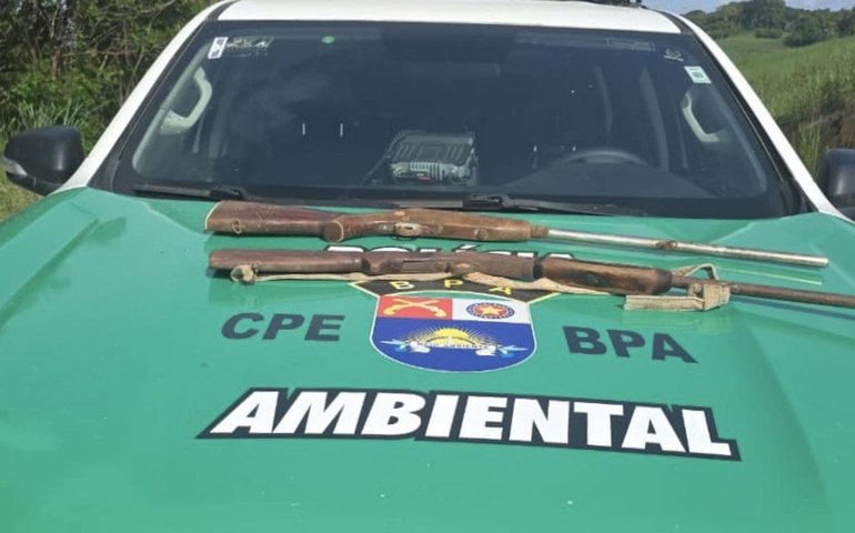 PM apreende duas armas de fogo durante fiscalização ambiental em Porto Calvo