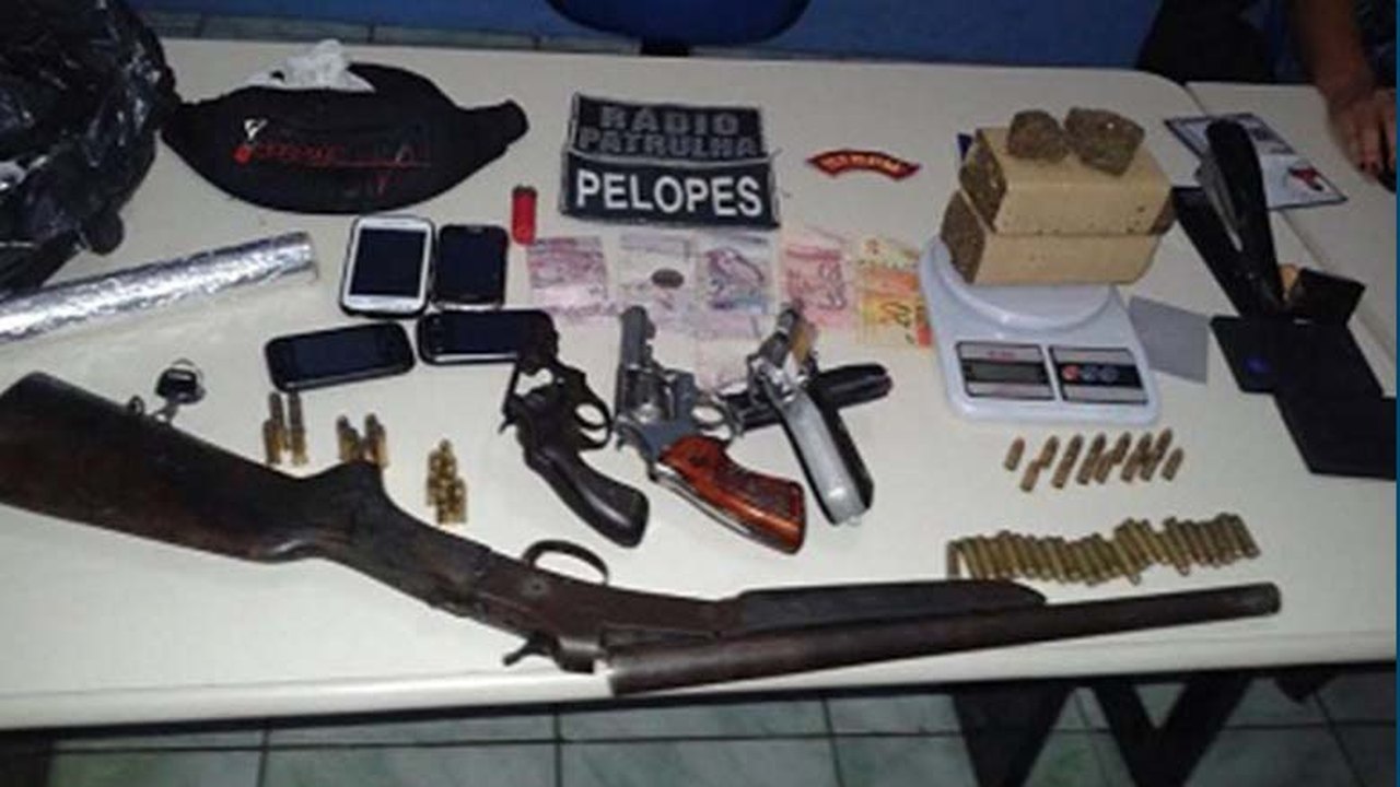 Ação da PM detém seis e apreende quatro armas de fogo em Penedo