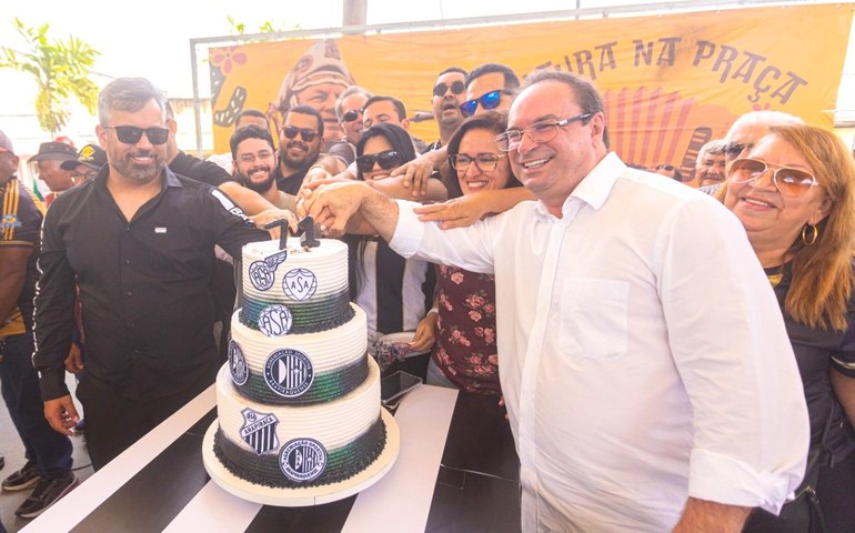 Prefeito Luciano parabeniza torcedores e diretoria do ASA pelos 71 anos de história