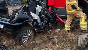 Motorista envolvido no acidente com duas vítimas fatais durante "test-drive" de veículo em Canindé de São Francisco comparece na delegacia