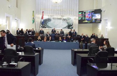 Onze matérias entraram em discussão na sessão desta quarta-feira da Assembleia