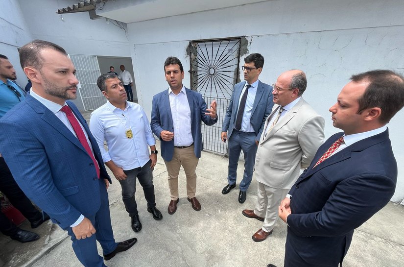 Juízes da Vara de Execuções Penais inspecionam ala especial de presídio em Maceió