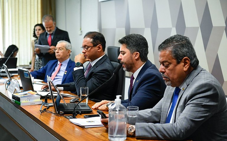 Pedido de vista adia votação do marco temporal na CCJ