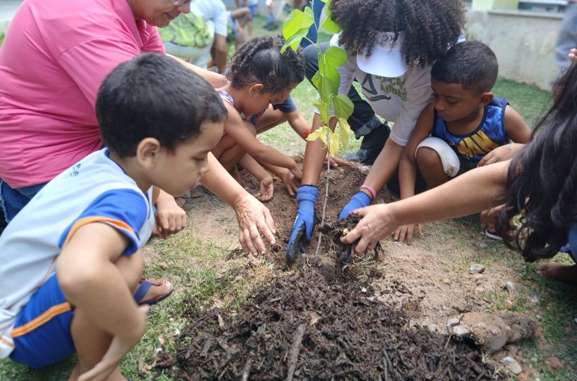 Alurb realiza atividades sustentáveis no Gigantinhos da Chã da Jaqueira