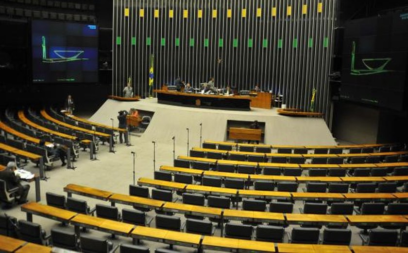 Câmara vota emendas a projeto que reduz participação da Petrobras no pré-sal