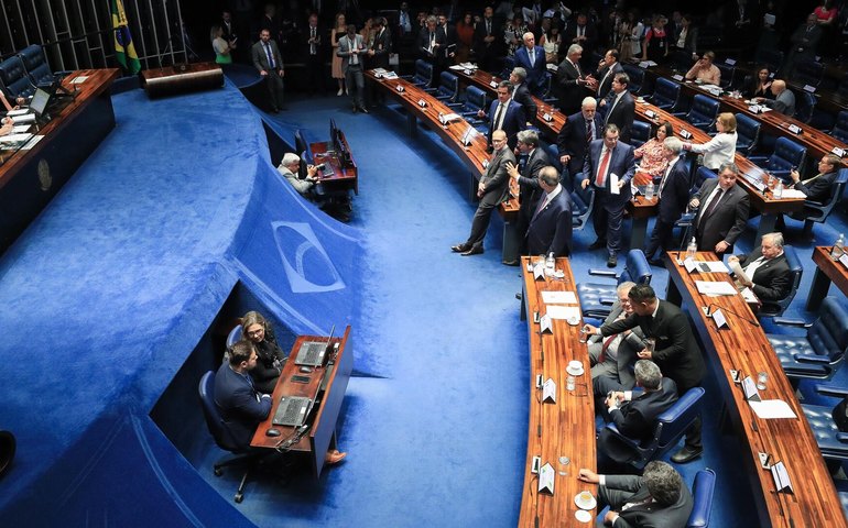 Senado aprova isenção do IR para quem ganha até R$ 5 mil