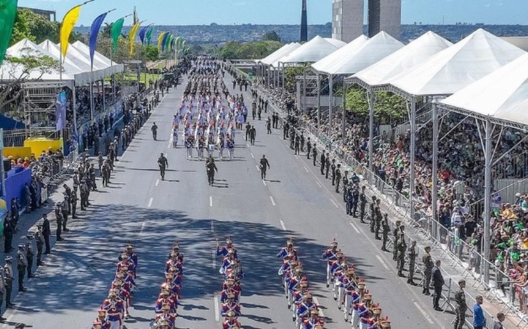 7 de Setembro na Esplanada dos Ministérios atraiu 50 mil pessoas, estimam PF e Exército
