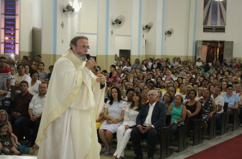 Arapiraca: “Ouçam o ‘bom conselho’ de Nossa Senhora', diz padre Antônio