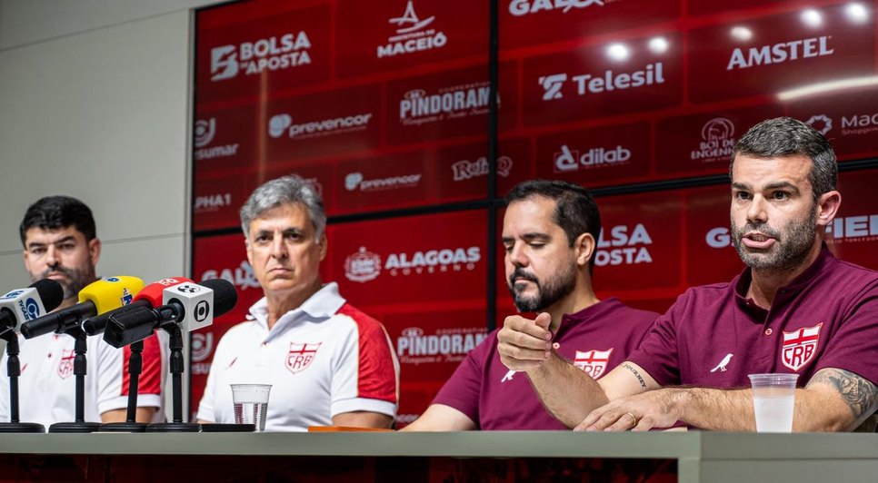 Ari Barros, Mario Marroquim, Eduardo Marinho e o Dr. Ajax Caldas em coletiva / Foto: Francisco Cedrim/ASCOM CRB