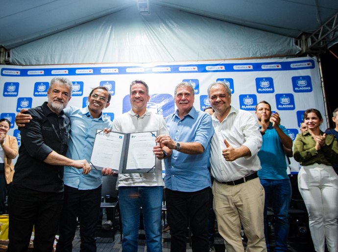 Governo de Alagoas entrega obras de pavimentação e autoriza relocação do Cisp em Messias