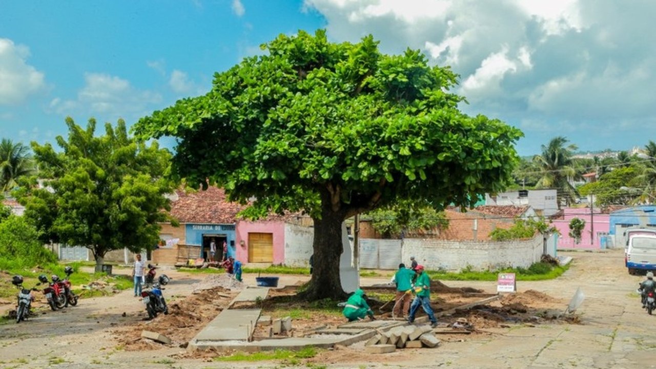 Prefeitura de Penedo recupera Praça Alberto Menezes