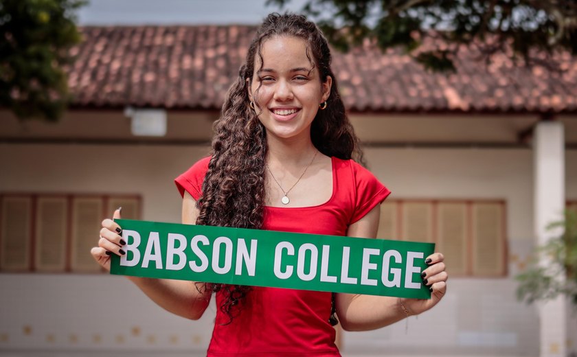 De Junqueiro para o mundo: egressa da rede estadual conquista bolsa integral na prestigiada Babson College, nos EUA