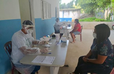 Saúde de Branquinha intensifica ações de enfrentamento à Covid-19 na feira livre