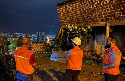 Defesa Civil monitora pontos de risco durante fortes chuvas