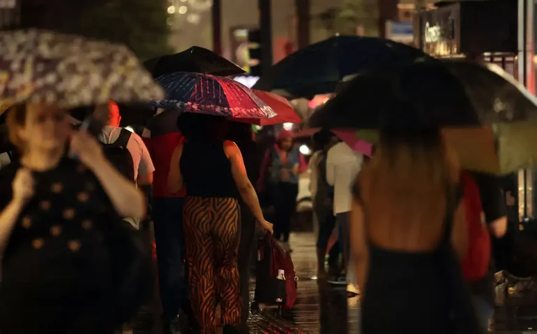 Defesa de Civil alerta para fortes chuvas em São Paulo