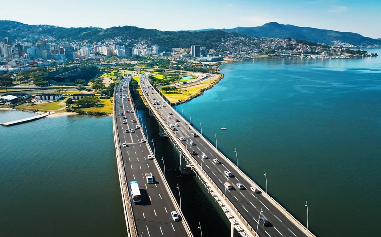 Florianópolis é um dos destinos mais procurados por brasileiros para férias e feriados