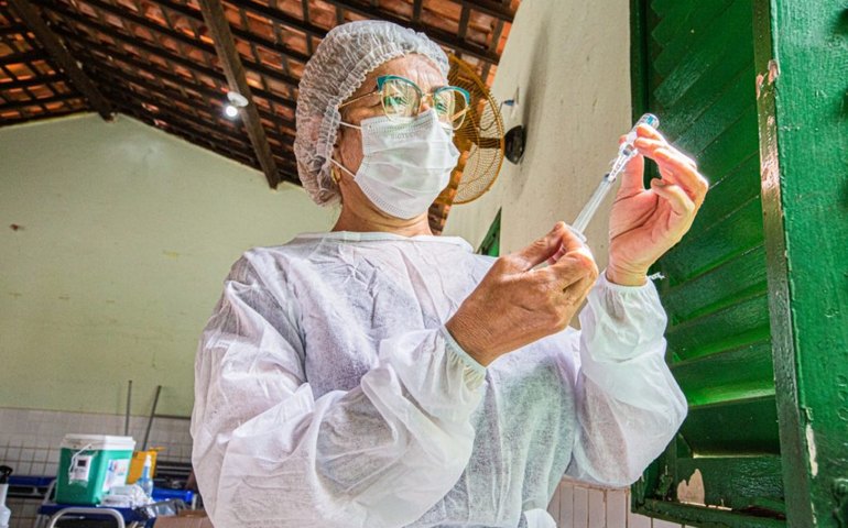 Profissionais de Saúde autônomos serão vacinados contra a Covid-19 neste sábado