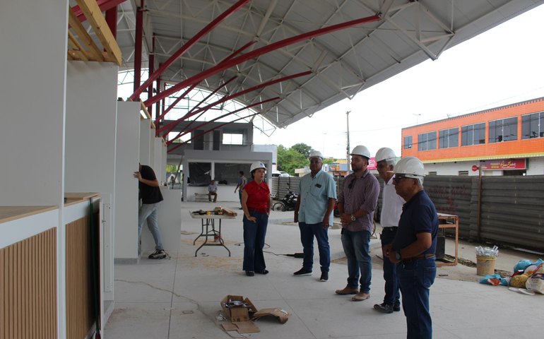 Diretor-presidente do DER vistoria obra de rodoviária em União dos Palmares