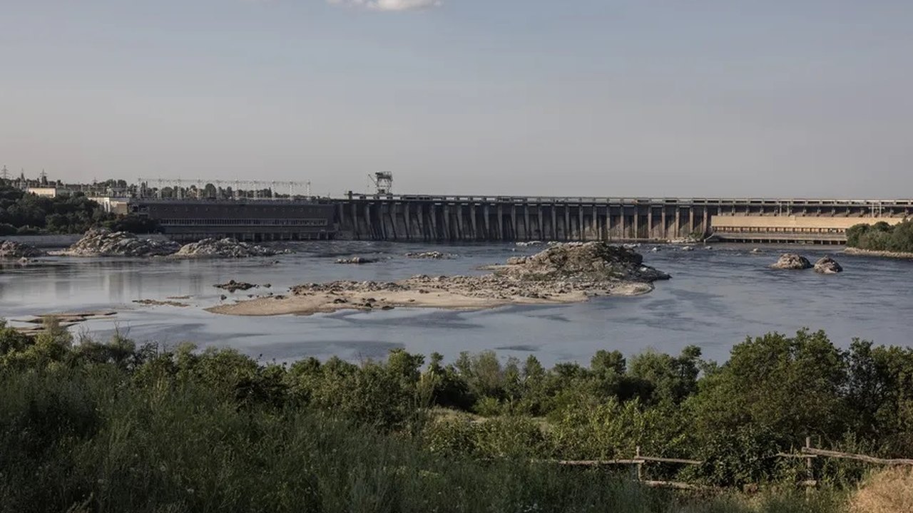 Explosão de represa na Ucrânia revela artefatos arqueológicos e provoca corrida por tesouros antigos