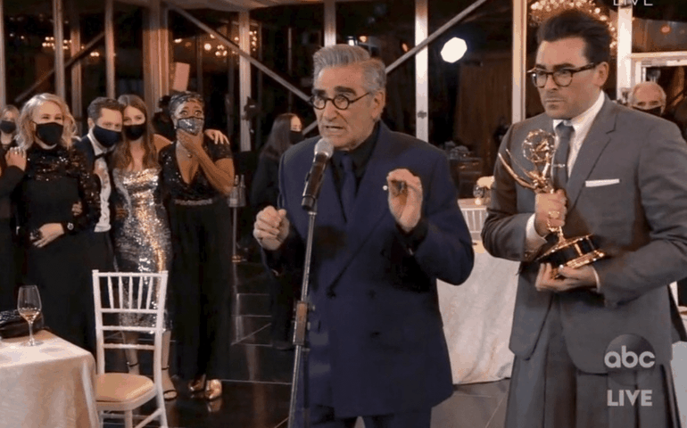 Emmy Awards 2020: &#8216;Schitt&#8217;s Creek&#8217; é a grande vencedora entre as comédias
