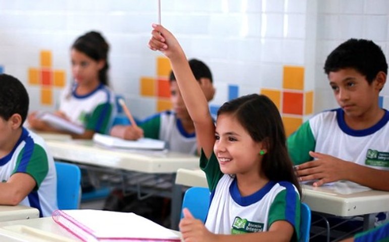 Crise e ideologia fazem classe média voltar à escola pública