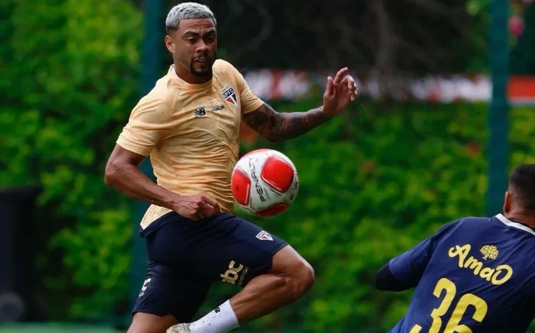 Por que Thiago Carpini foi vaiado mesmo após vitória do São Paulo? Entenda crise com a torcida