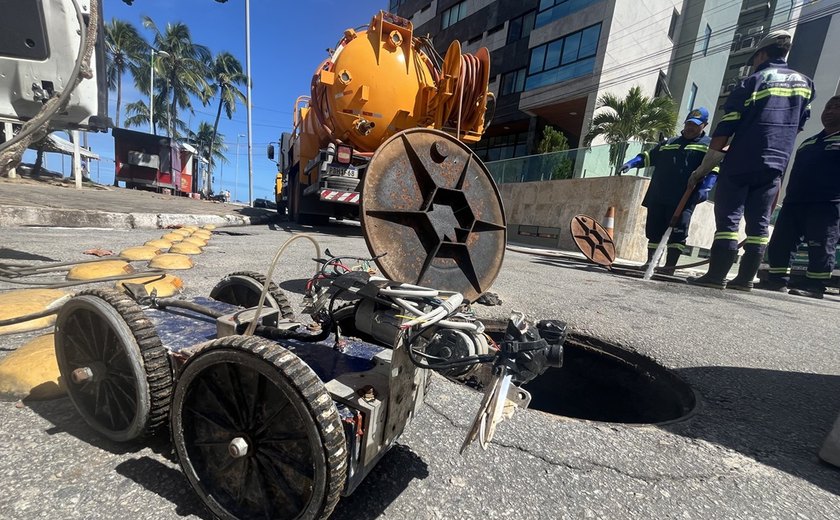 Infraestrutura identifica esgoto da BRK em galeria pluvial na orla da Ponta Verde