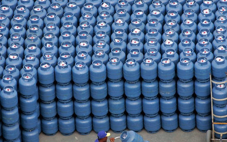 Parcerias viabilizam distribuição de botijão de gás a 300 mil famílias carentes