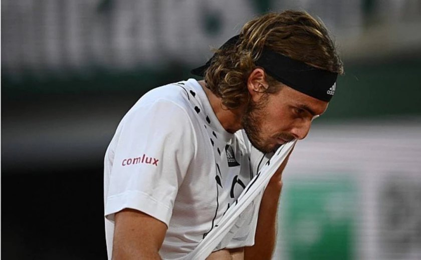Tsitsipas sofre, mas elimina Musetti de virada após cinco sets em Roland Garros