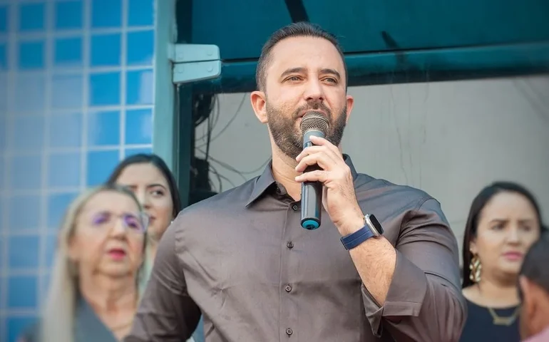 Prefeito terá que demitir contratados e comissionados para atender recomendação do MPAL
