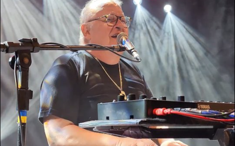 Guilherme Arantes anuncia pausa nos shows após problema no coração: 'Chateado e reflexivo'