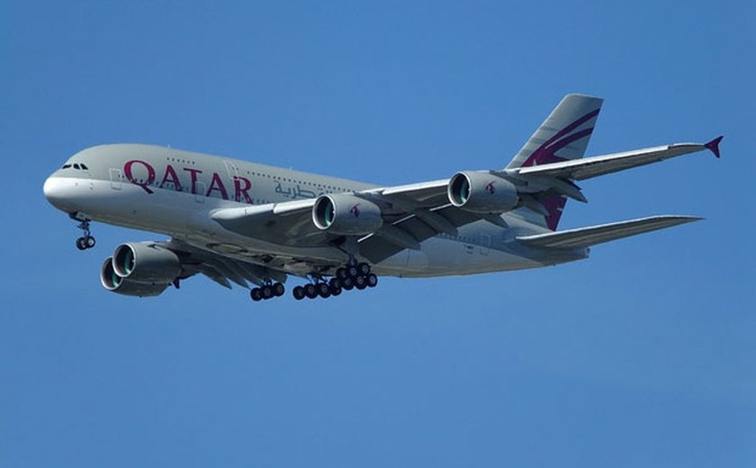 Qatar Airways volta a transportar passageiros dos países afetados por decreto de Trump