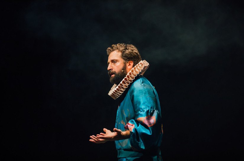 Gregório Duvivier apresenta “O Céu da Língua” em Maceió, no Teatro Gustavo Leite