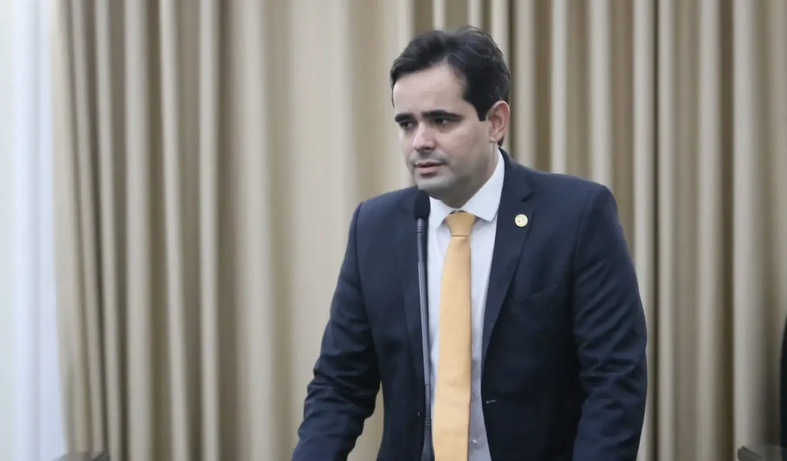 Demissão de profissionais em UPA de Maceió faz deputado ganhar espaço que era do colega de ALE