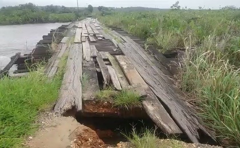 Ponte localizada no povoado Marituba do Peixe está sem condições de tráfego