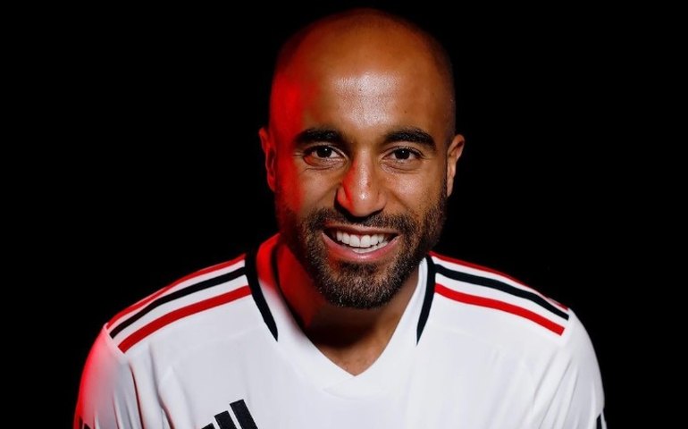 Lucas avança na recuperação e treina no campo antes de duelo do São Paulo com o Athletico-PR