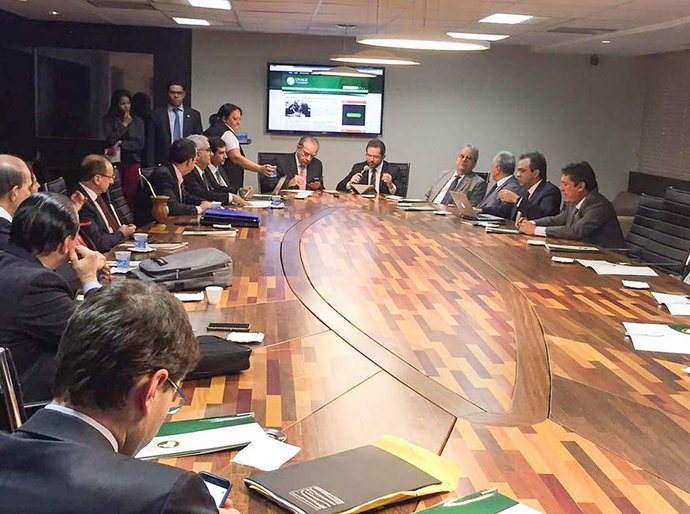 Otávio Lessa participa de reunião, com o Ministério da Educação e o Sebrae
