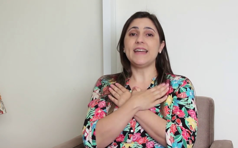 'Abraço da borboleta': conheça técnica que elimina ansiedade e estresse em cinco minutos, segundo a ciência