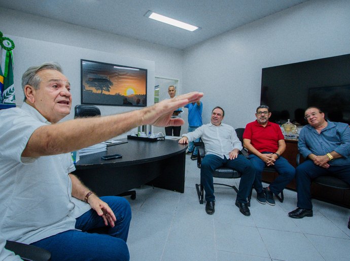Ronaldo Lessa cumpre agenda em Arapiraca e visita obras da Vice-Governadoria