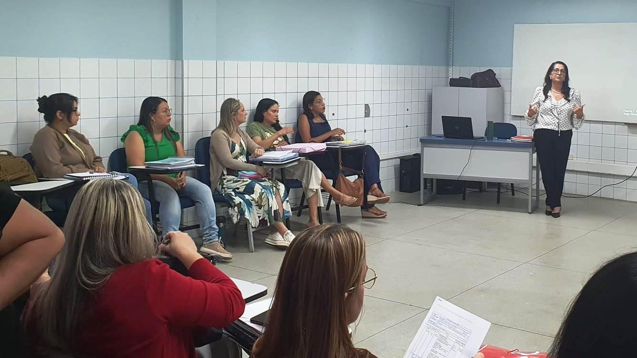 Enfermeiros das UBSs recebem capacitação sobre doenças prevalentes na infância