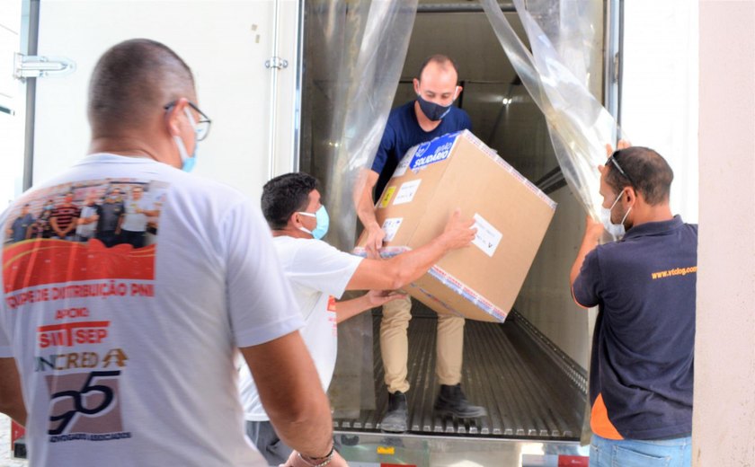 Mais de 71.370 doses de vacinas a Covid-19 chegam a Alagoas