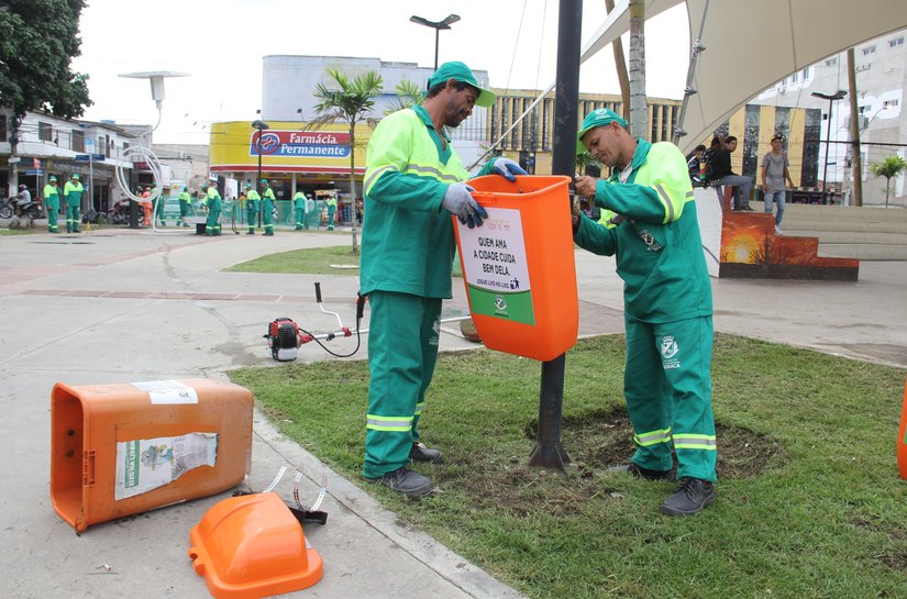 Prefeitura inicia reposição de lixeiras na região central de Arapiraca