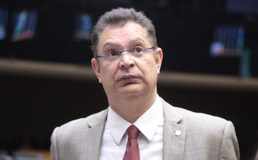 Oposição obtém apoio para dar urgência a projeto de anistia; ação pressiona Motta