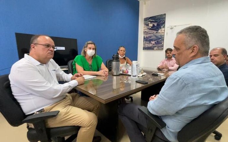 Deputado Alfredo Gaspar reafirma compromisso com a Saúde em visitas ao HU e Santa Casa de Misericórdia