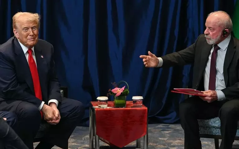 Presidente Lula se reúne com Donald Trump na Casa Branca