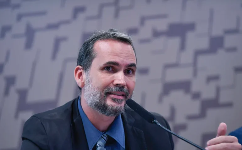 Moretti afirma que linhas de crédito para aéreas visam momento e impacto, sem fundo perdido